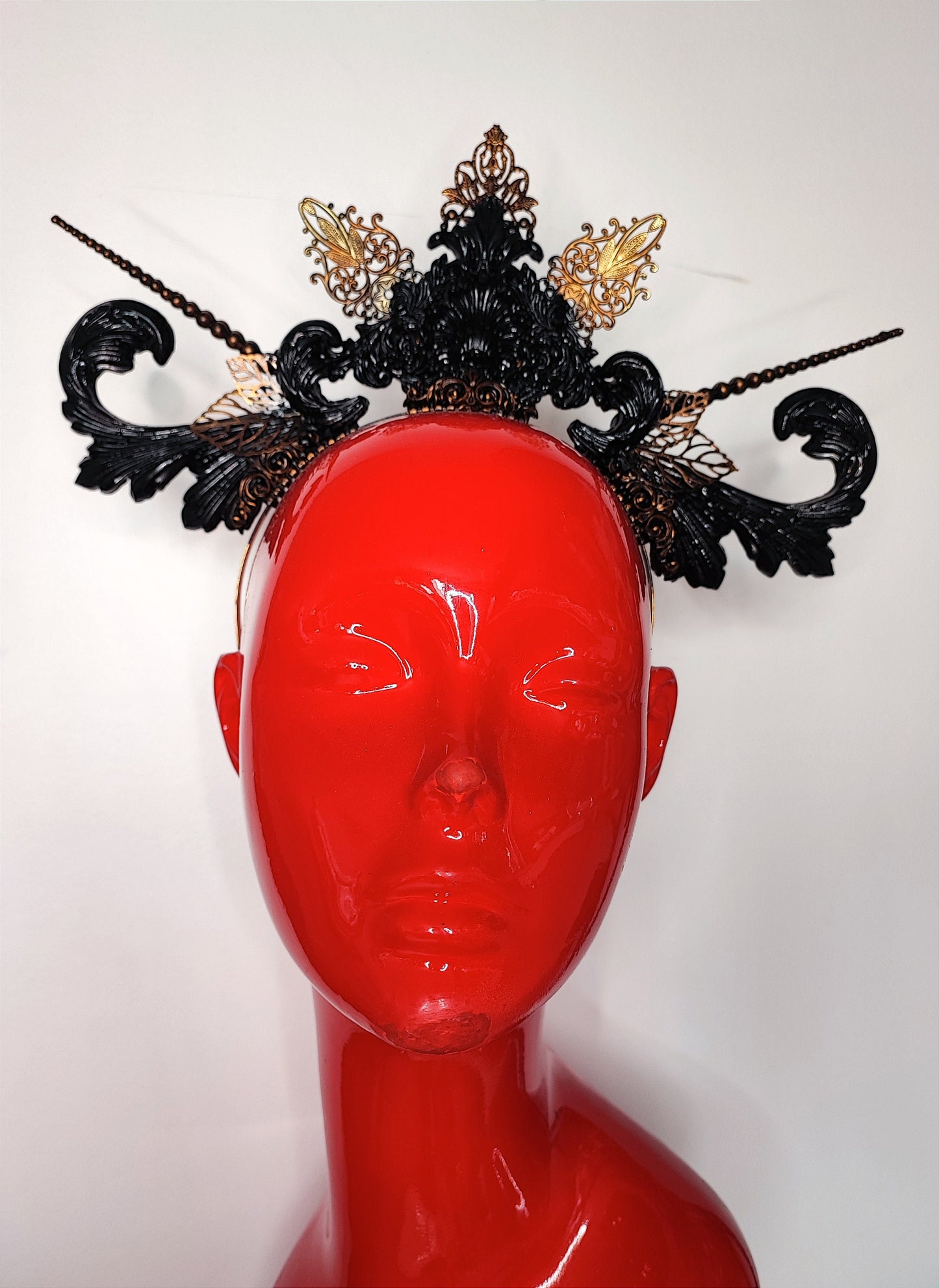Costume avant garde - Reine futuriste - Majestueux - Royal - Carnaval Venise - maléfique - Féérique