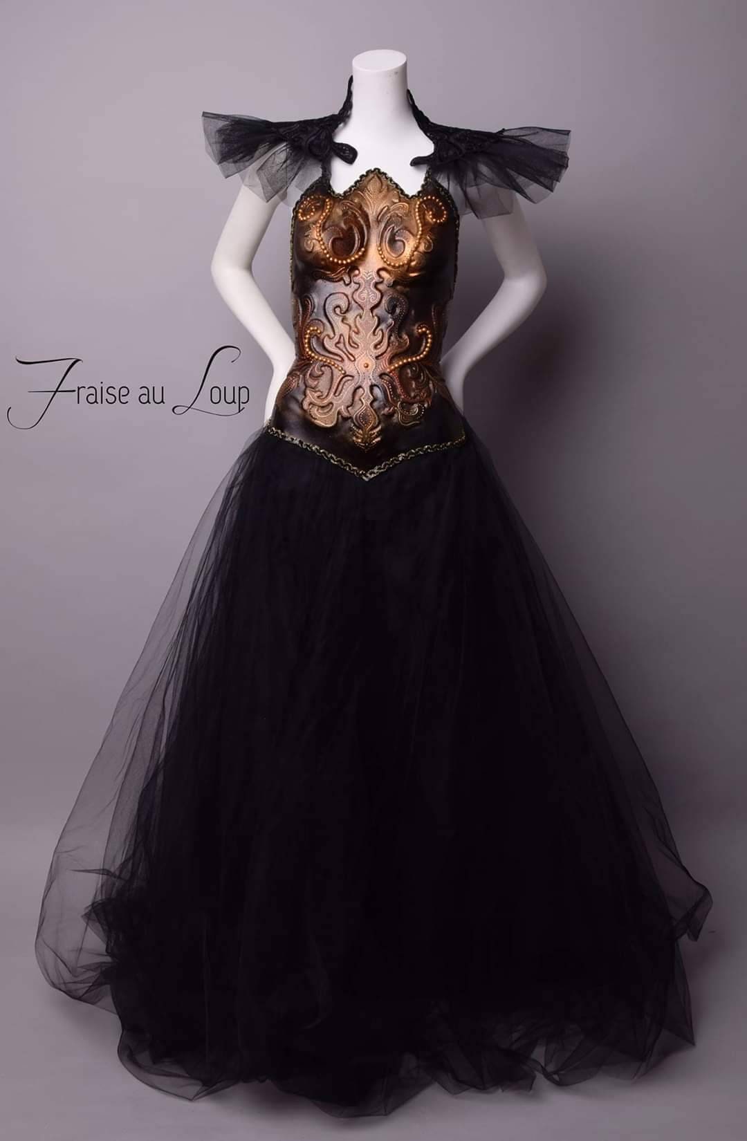 Robe Corset Armure et tutu - Armure Fraise au Loup - Baroque - Allure - Fashion wearable art