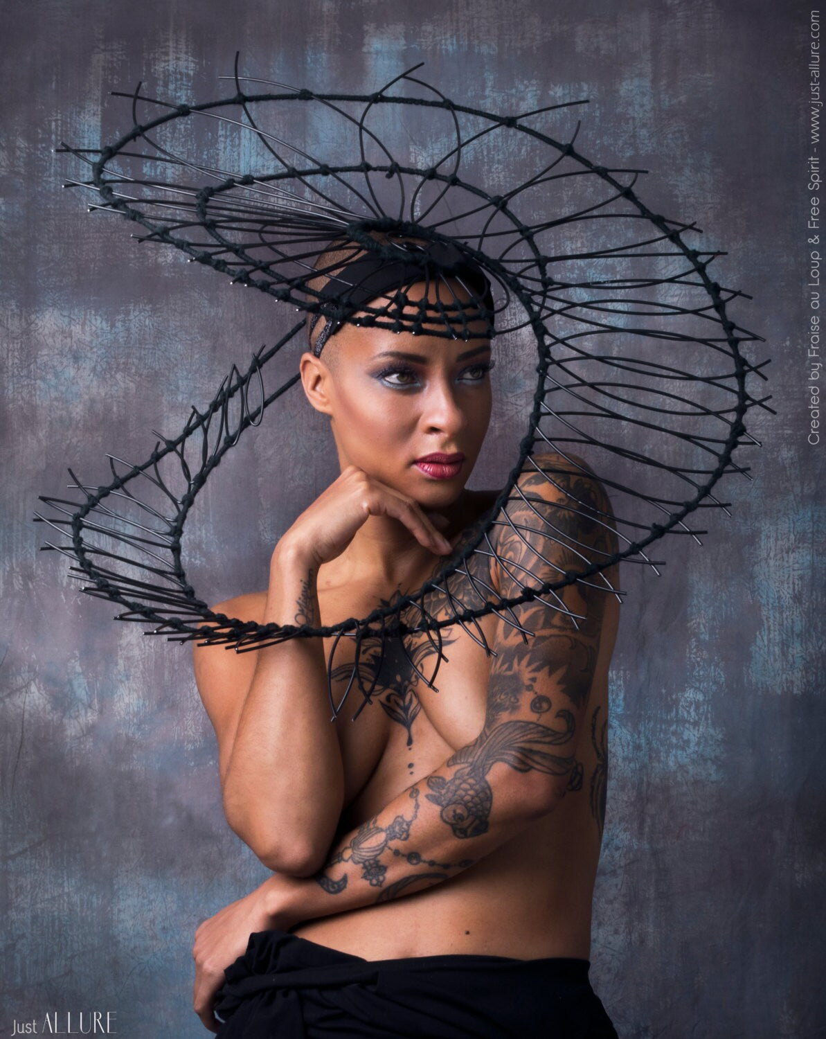 Headpiece - Crown - Coiffe "Bolina" - Création Fraise au Loup - Costume - Graphique - Spirale - Art - Futuriste