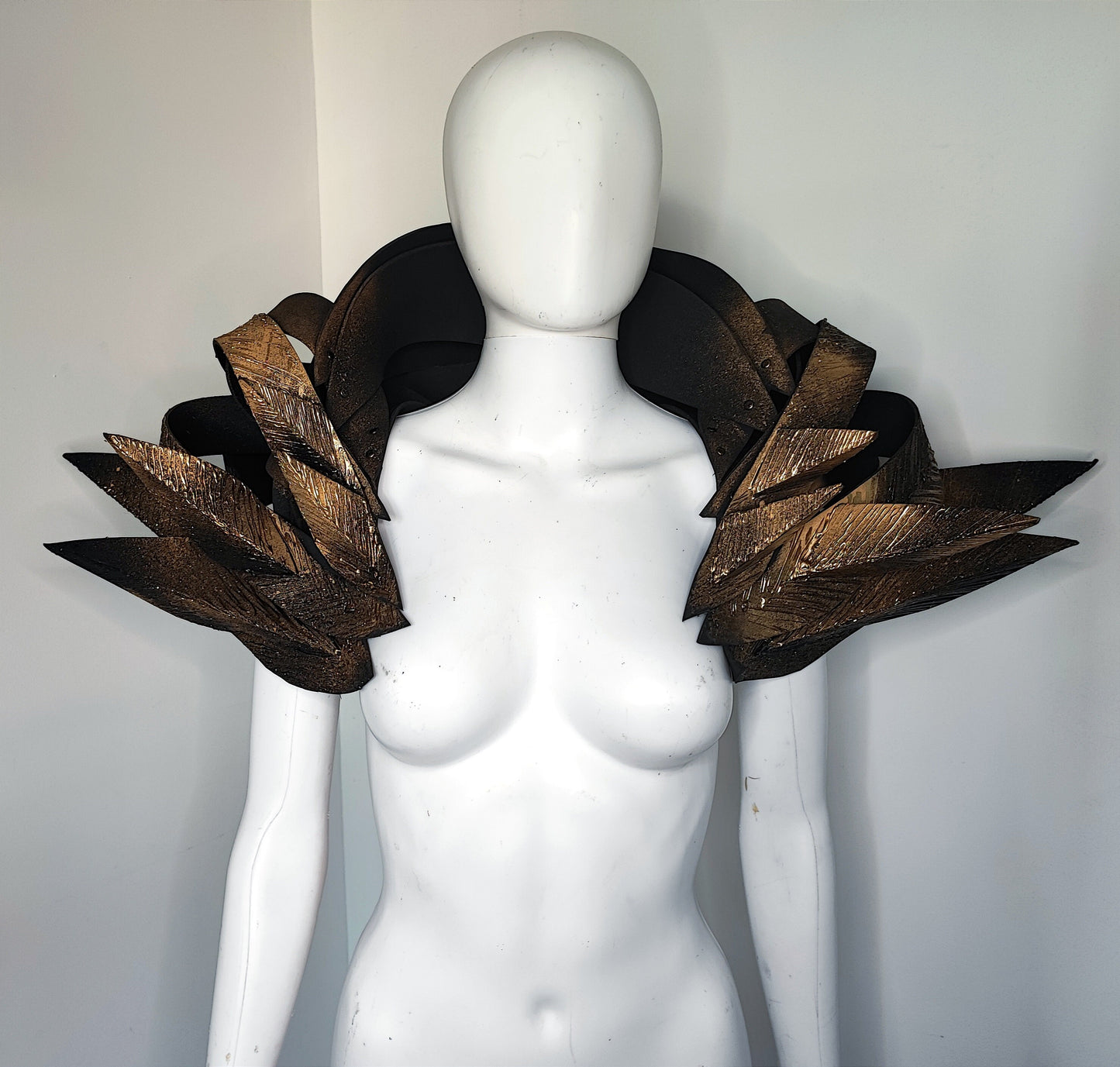 Epaulettes - Futuriste - Géométrie - Col - Fraise - Avant Garde - SFX - Cyborg - Alien - Mode - Alternatif