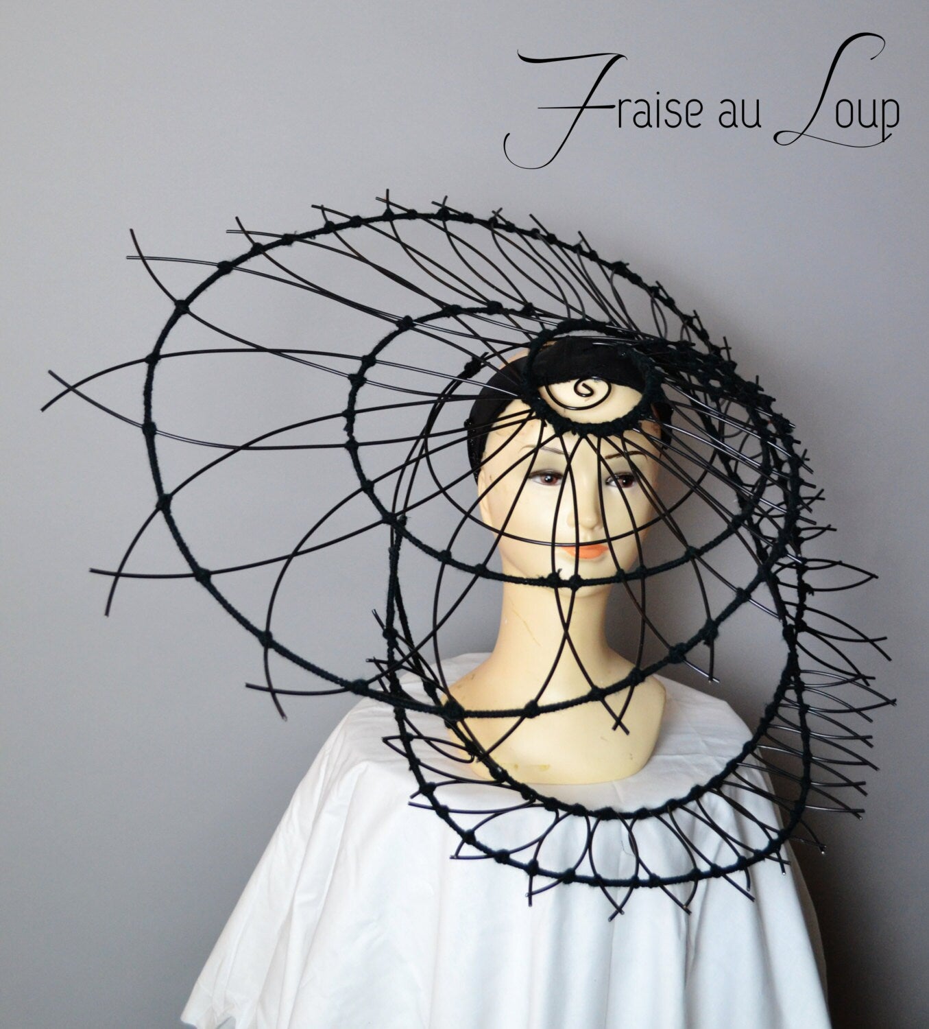 Headpiece - Crown - Coiffe "Bolina" - Création Fraise au Loup - Costume - Graphique - Spirale - Art - Futuriste