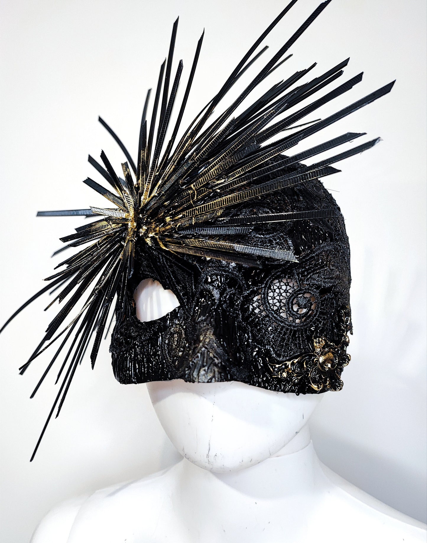 Masque Loup . Fantaisie. Casque. Costume. Masque dentelle