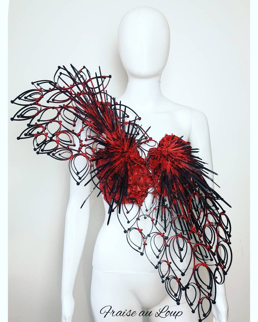 Corset Body Cage - Costume - Harnais - Bal Gala - Couture - zip ties design- futuristic wig - avant garde fashion - Fraise au Loup