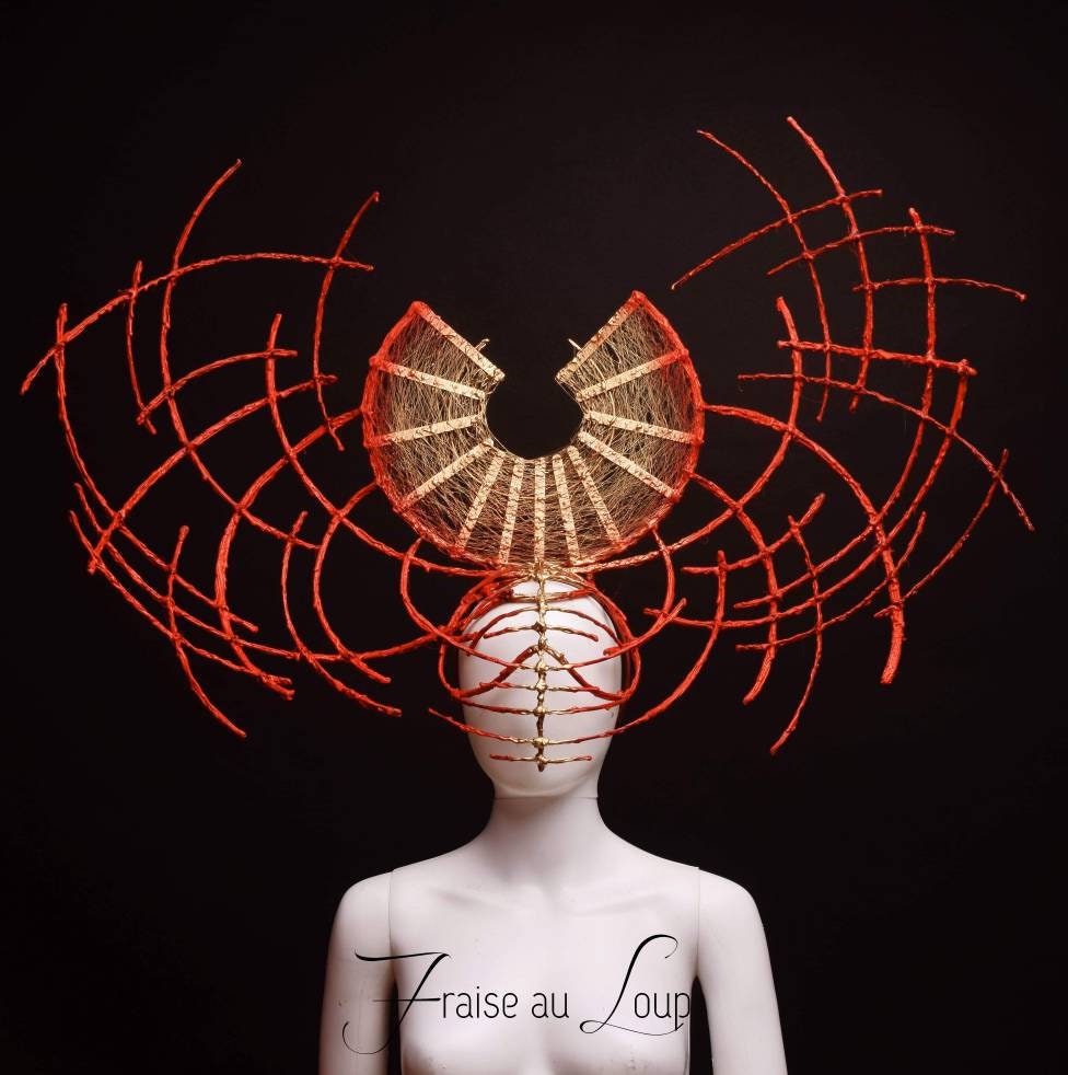 Coiffe Fraise au Loup -cyber cyborg sec Reine - avant garde - futuristic fashion - Valkyrie -