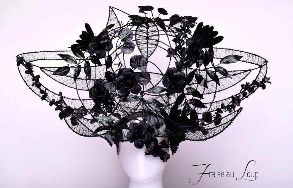 Coiffe royale Prêtresse Madone Fraise au Loup - Gala - Reine - Féérique - Beauté - Ange - Dark Beauty - Goth - Baroque