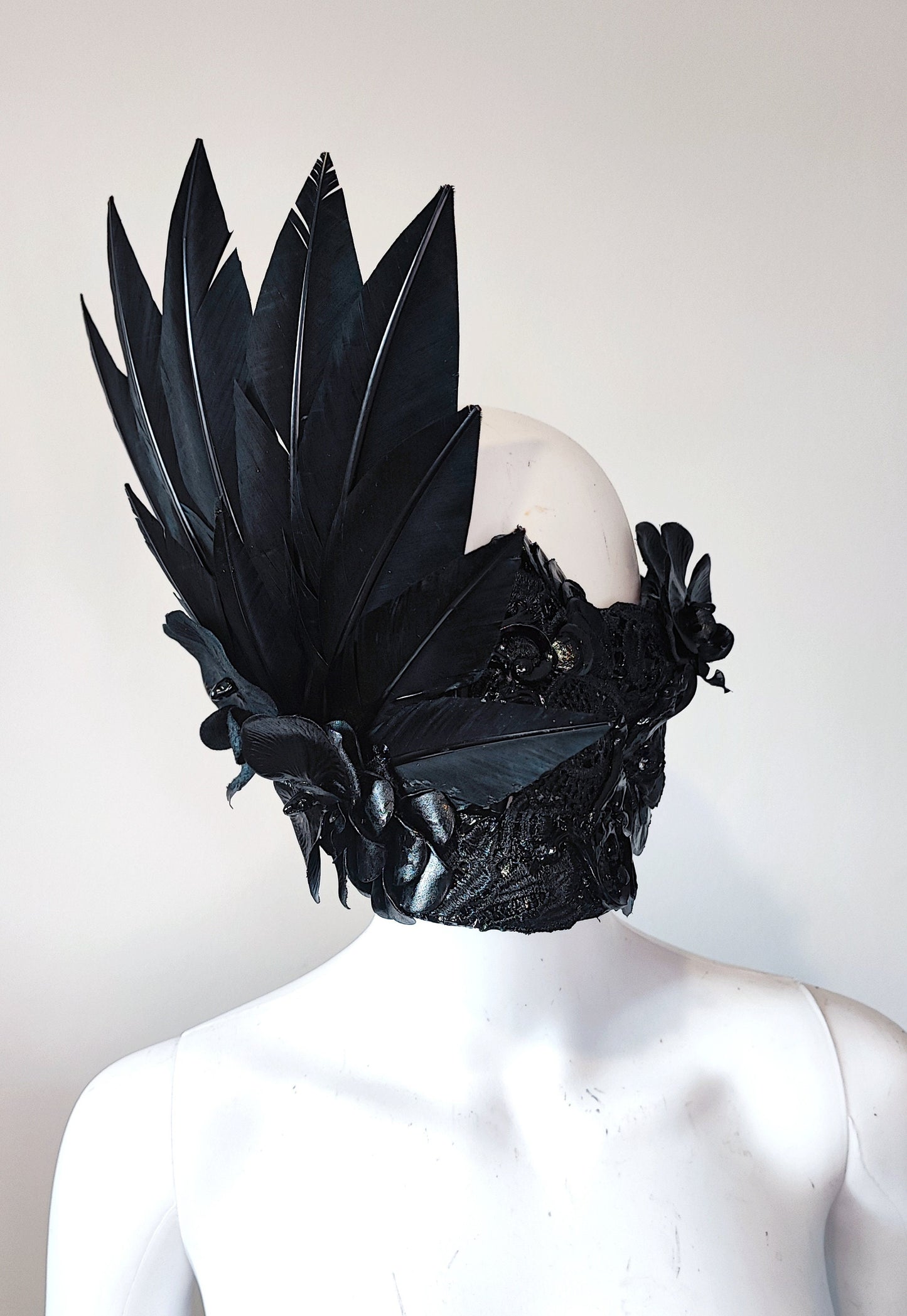 Masque baroque asymétrique,bijou, rococo couture fashion, marie-antoinette, filigree, Baroque Fantasy Valkyrie dentelle et orchidées