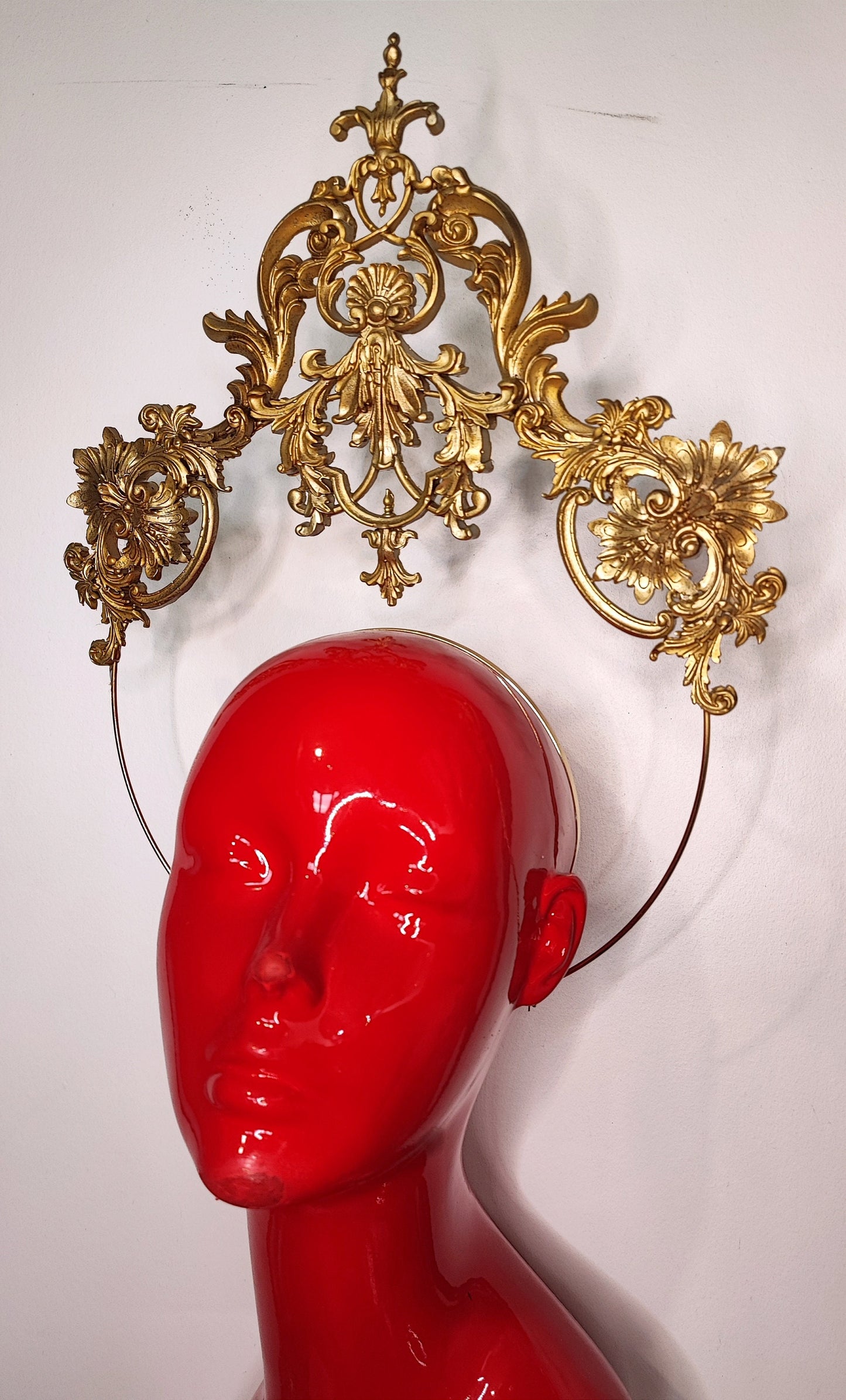 Headpiece coiffe halo - "Fraise au Loup" - Reine - Couronne - Luxe - Paris - Crown bijou