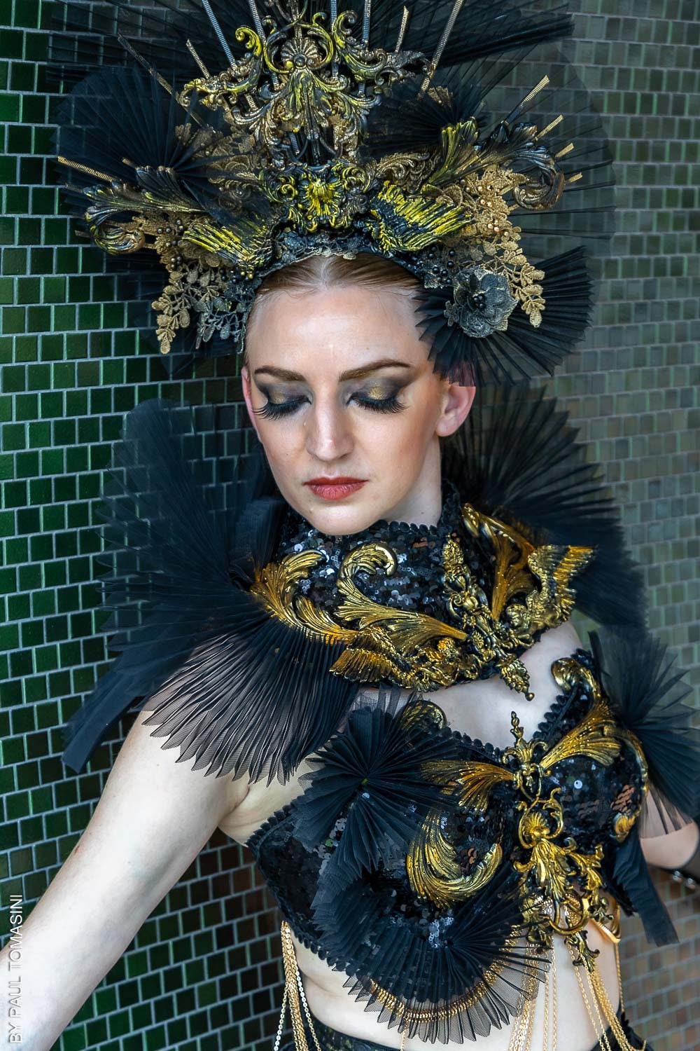 Costume avant garde - Reine futuriste - Majestueux - Royal - Carnaval Venise - Princesse - Féérique