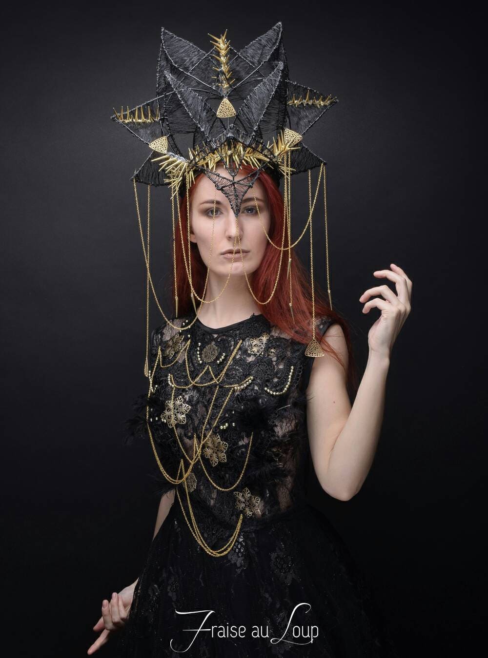 Coiffe Madone Halo Dark Couronne Noire et Or Bijou Headdress Showgirl Cabaret