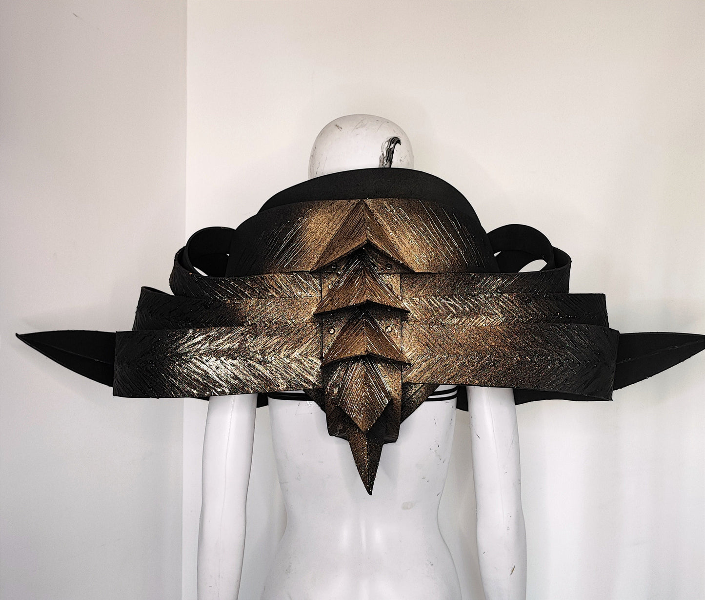 Epaulettes - Futuriste - Géométrie - Col - Fraise - Avant Garde - SFX - Cyborg - Alien - Mode - Alternatif