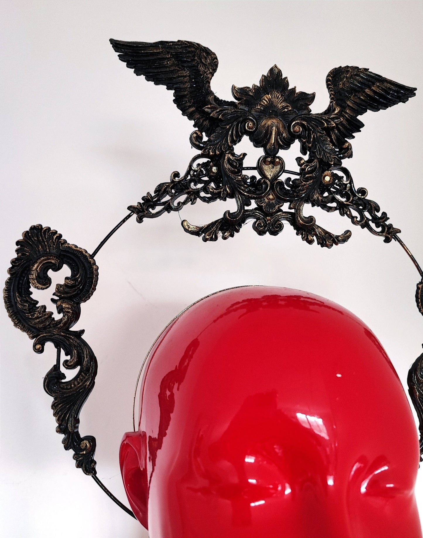 Headpiece coiffe halo - "Fraise au Loup" - Reine - Couronne baroque - Paris - Crown bijou