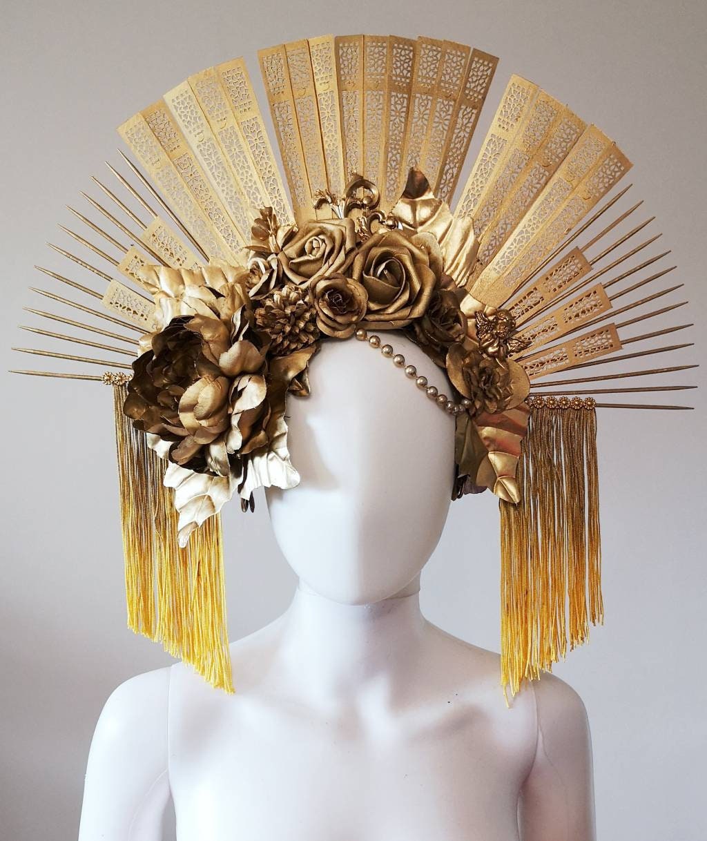 Headpiece coiffe - "Fraise au Loup" - Reine - Couronne - Luxe - Couture - Paris - Crown bijou collier- prête à expédier