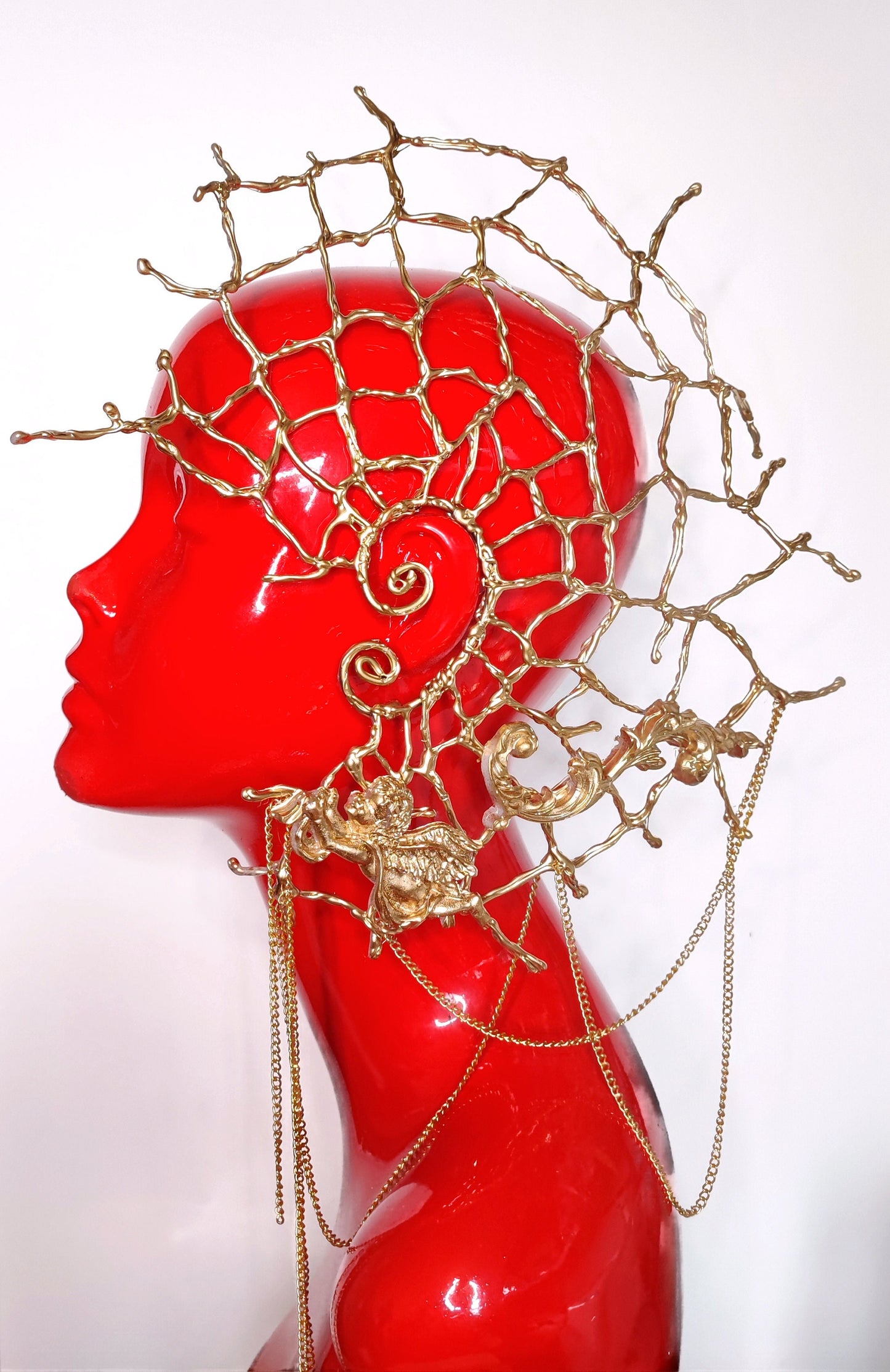 Boucle d'oreille. Manchette. Fraise au Loup. Spike ear cuff. fleurs et perles Earrings Halloween