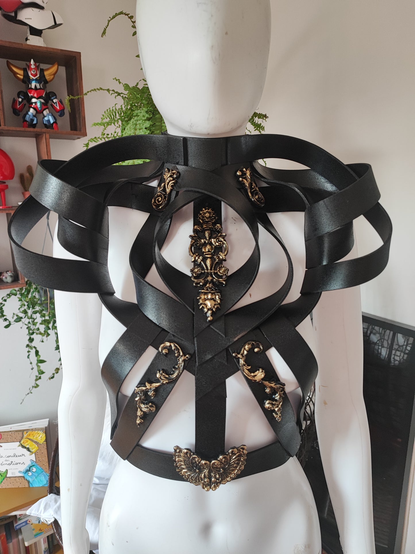 Plastron Armure - Breastplate Fantasy Couture - Futuristic Armor - Lady Gaga Costume - Dragon lady cosplay