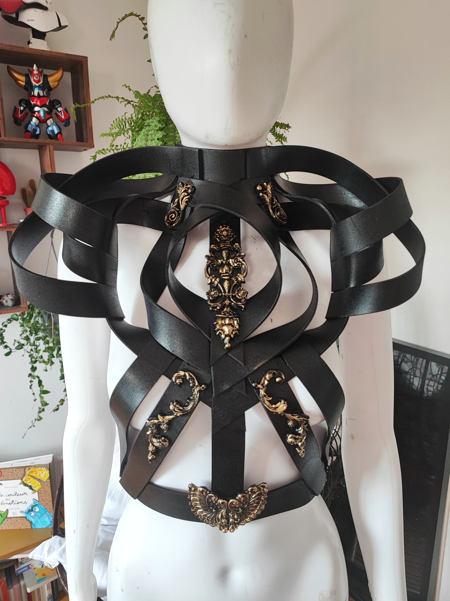 Plastron Armure - Breastplate Fantasy Couture - Futuristic Armor - Lady Gaga Costume - Dragon lady cosplay