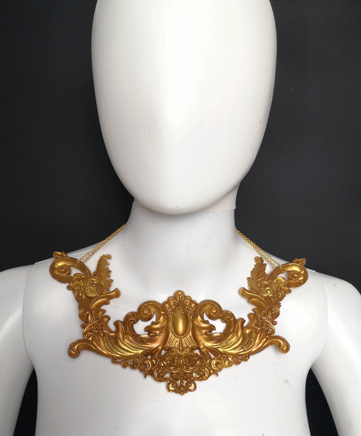 Collier Plastron or, bijou, rococo couture fashion, marie-antoinette, filigree, Baroque Fantasy Steampunk