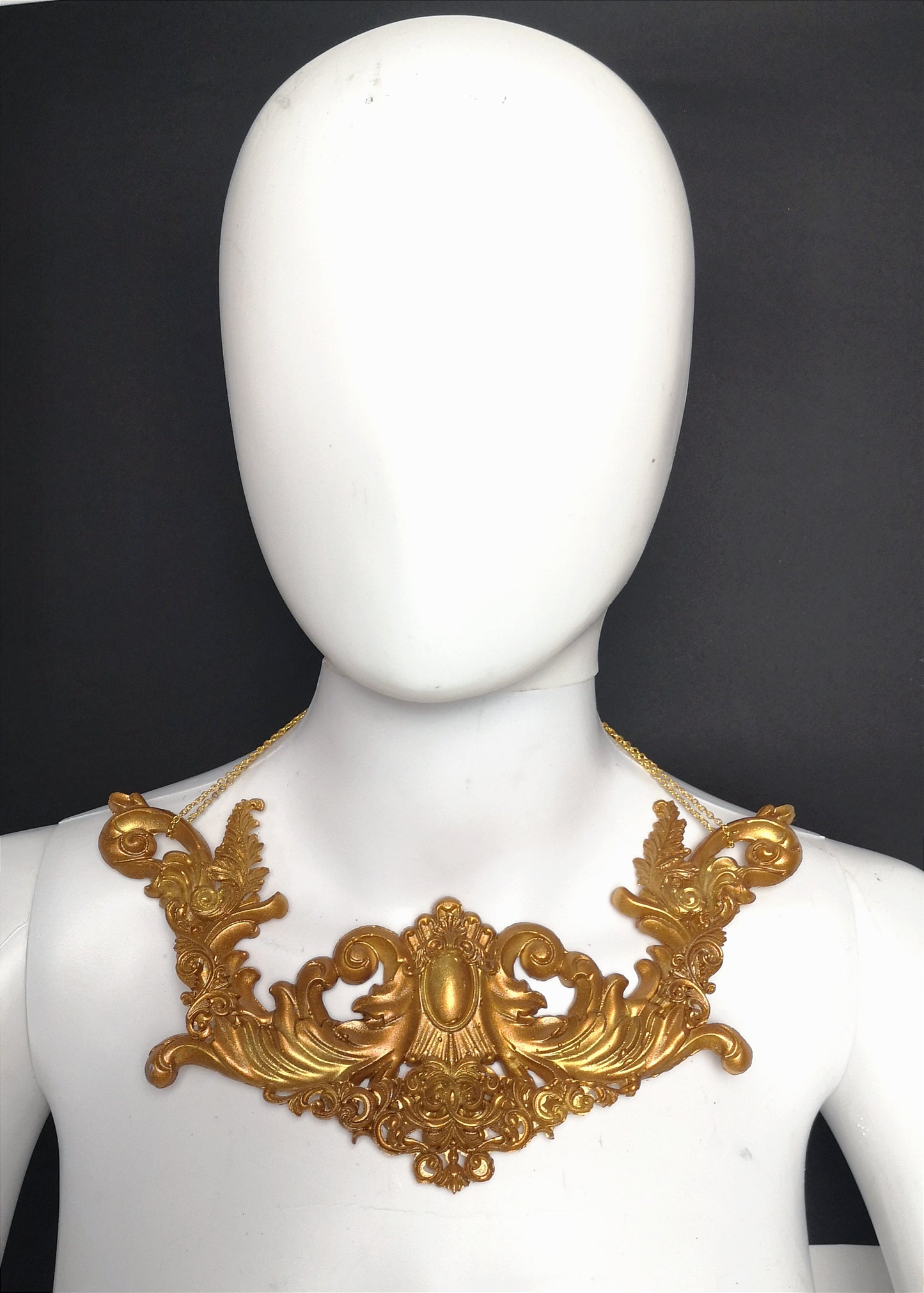 Collier Plastron or, bijou, rococo couture fashion, marie-antoinette, filigree, Baroque Fantasy Steampunk