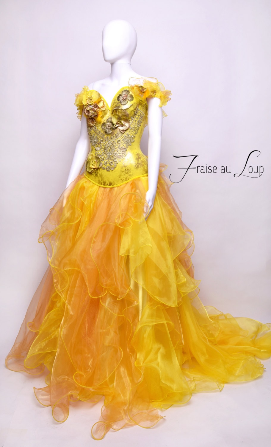 Robe "Kali" - Fraise au Loup - Princesse - Fantasy - Cosplay - Corset - Belle - Fleur