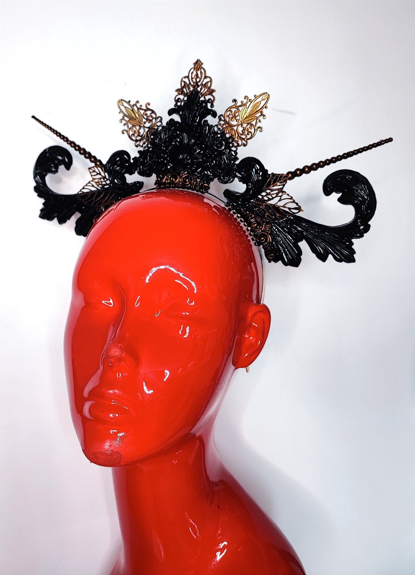 Costume avant garde - Reine futuriste - Majestueux - Royal - Carnaval Venise - maléfique - Féérique