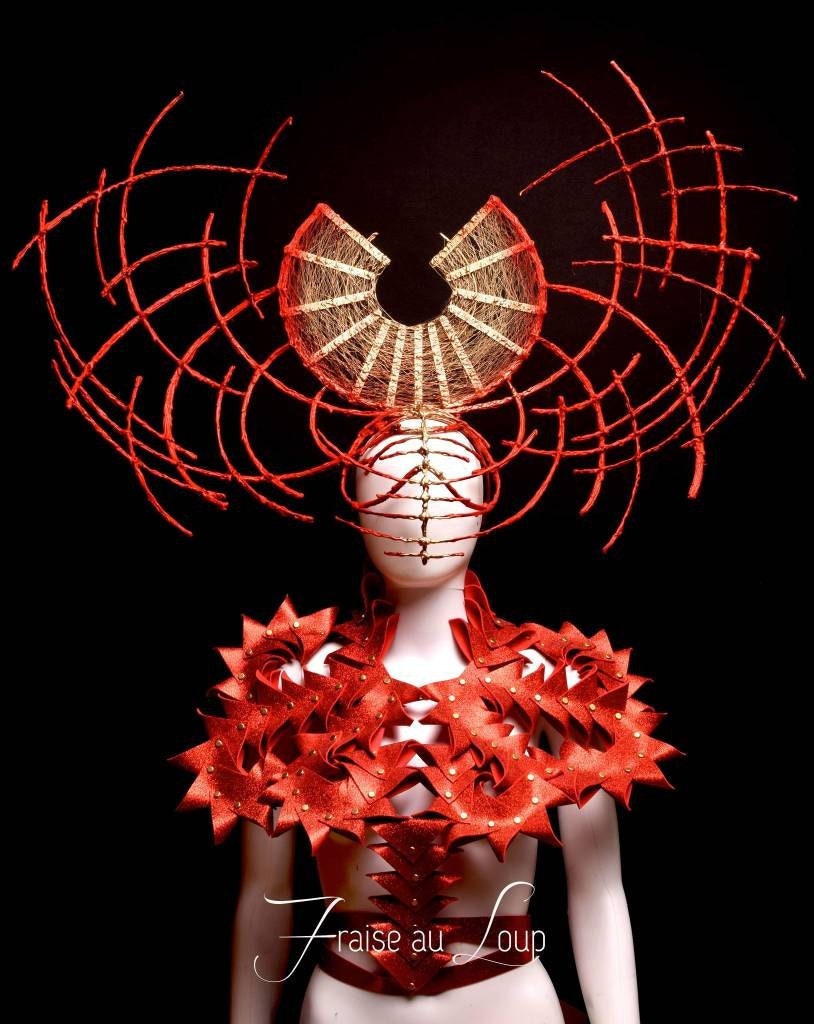 Coiffe Fraise au Loup -cyber cyborg sec Reine - avant garde - futuristic fashion - Valkyrie -