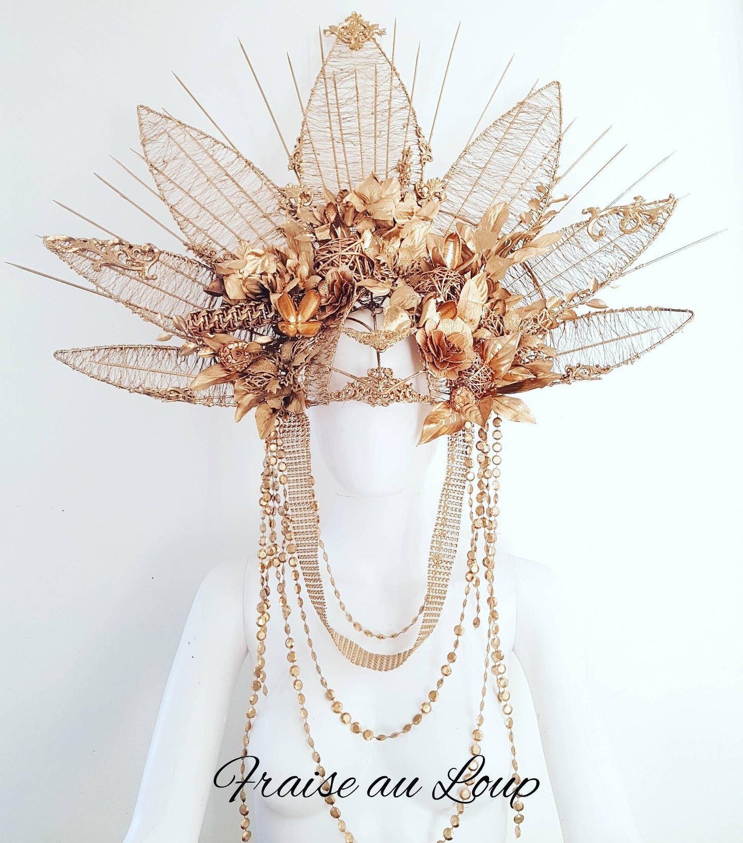 Vénus - headpiece - Coiffe majestueuse "Fraise au Loup" - Reine - Couronne - Luxe - Couture - Paris - Crown