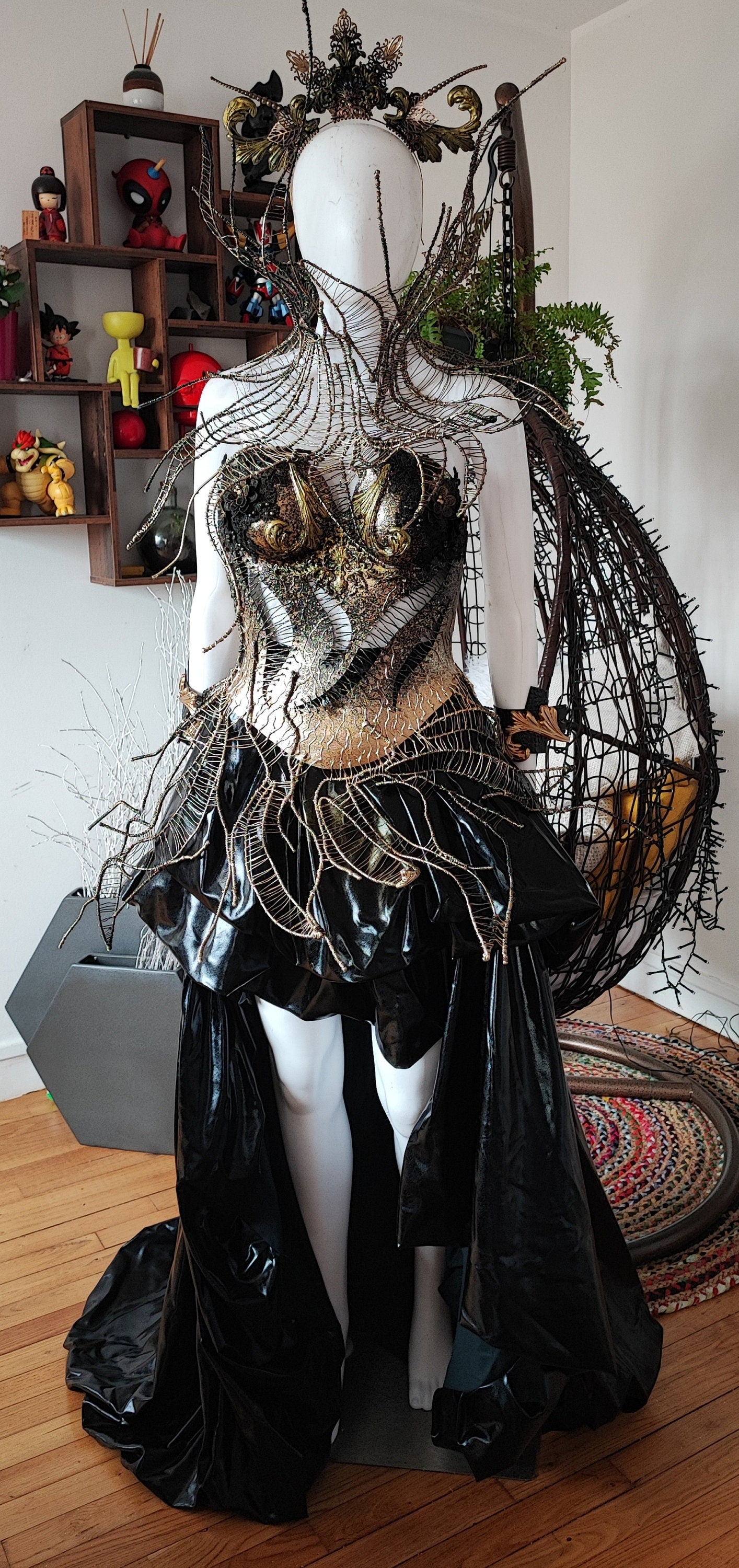 Costume avant garde - Reine futuriste - Majestueux - Royal - Carnaval Venise - maléfique - Féérique