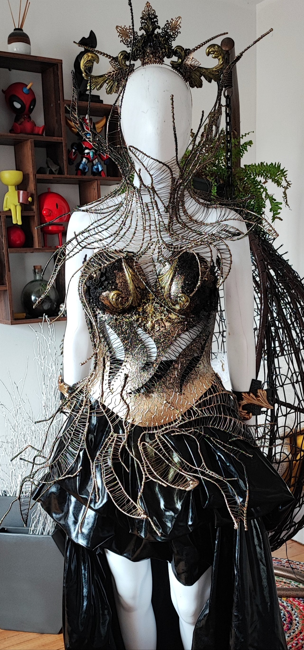 Costume avant garde - Reine futuriste - Majestueux - Royal - Carnaval Venise - maléfique - Féérique