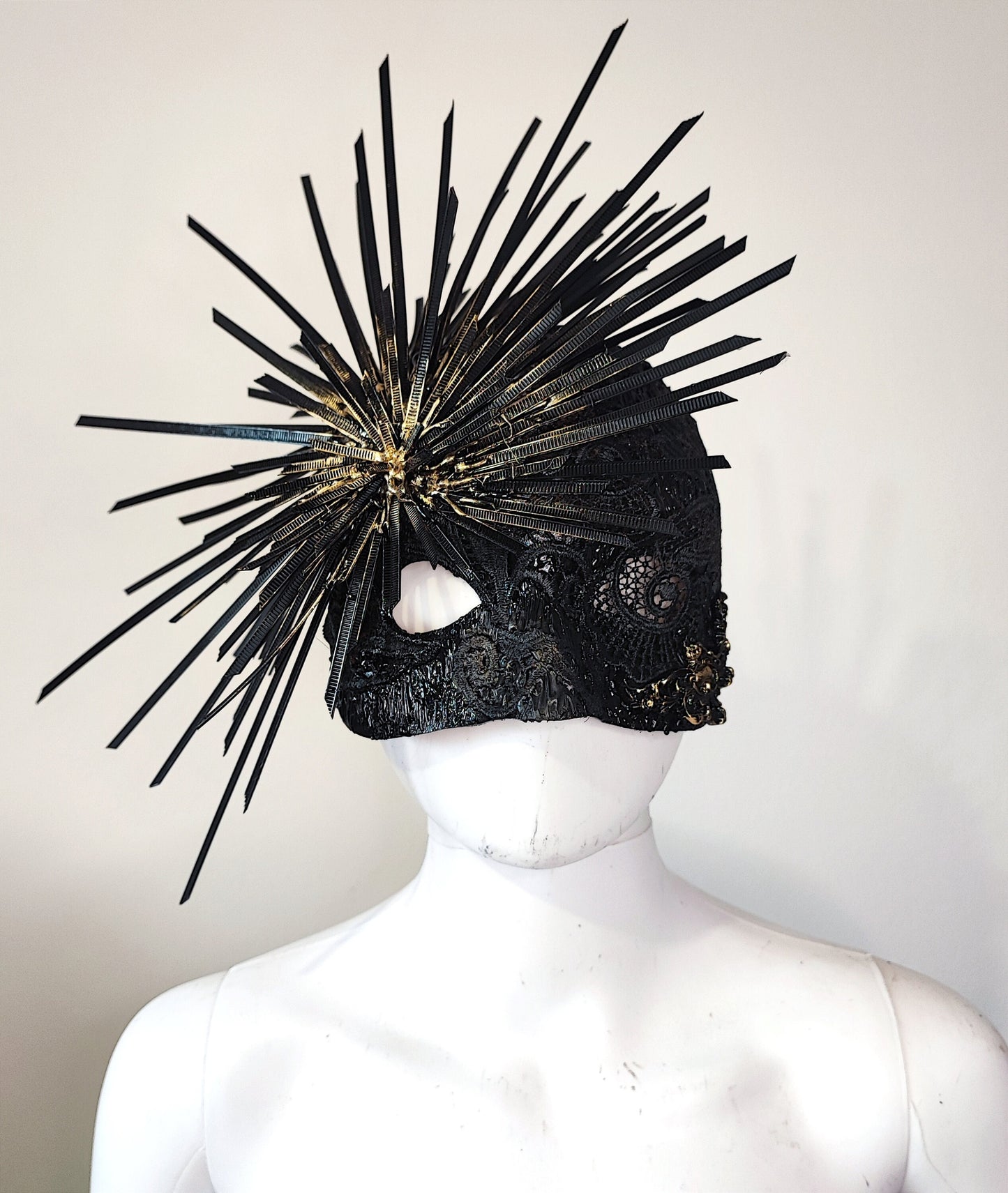 Masque Loup . Fantaisie. Casque. Costume. Masque dentelle