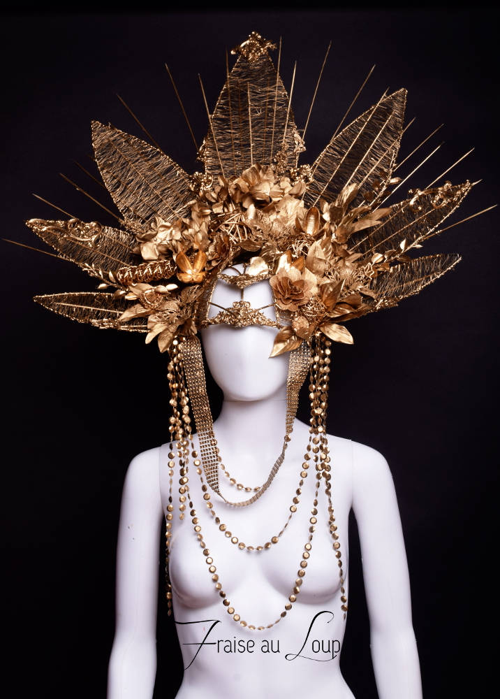 Vénus - headpiece - Coiffe majestueuse "Fraise au Loup" - Reine - Couronne - Luxe - Couture - Paris - Crown