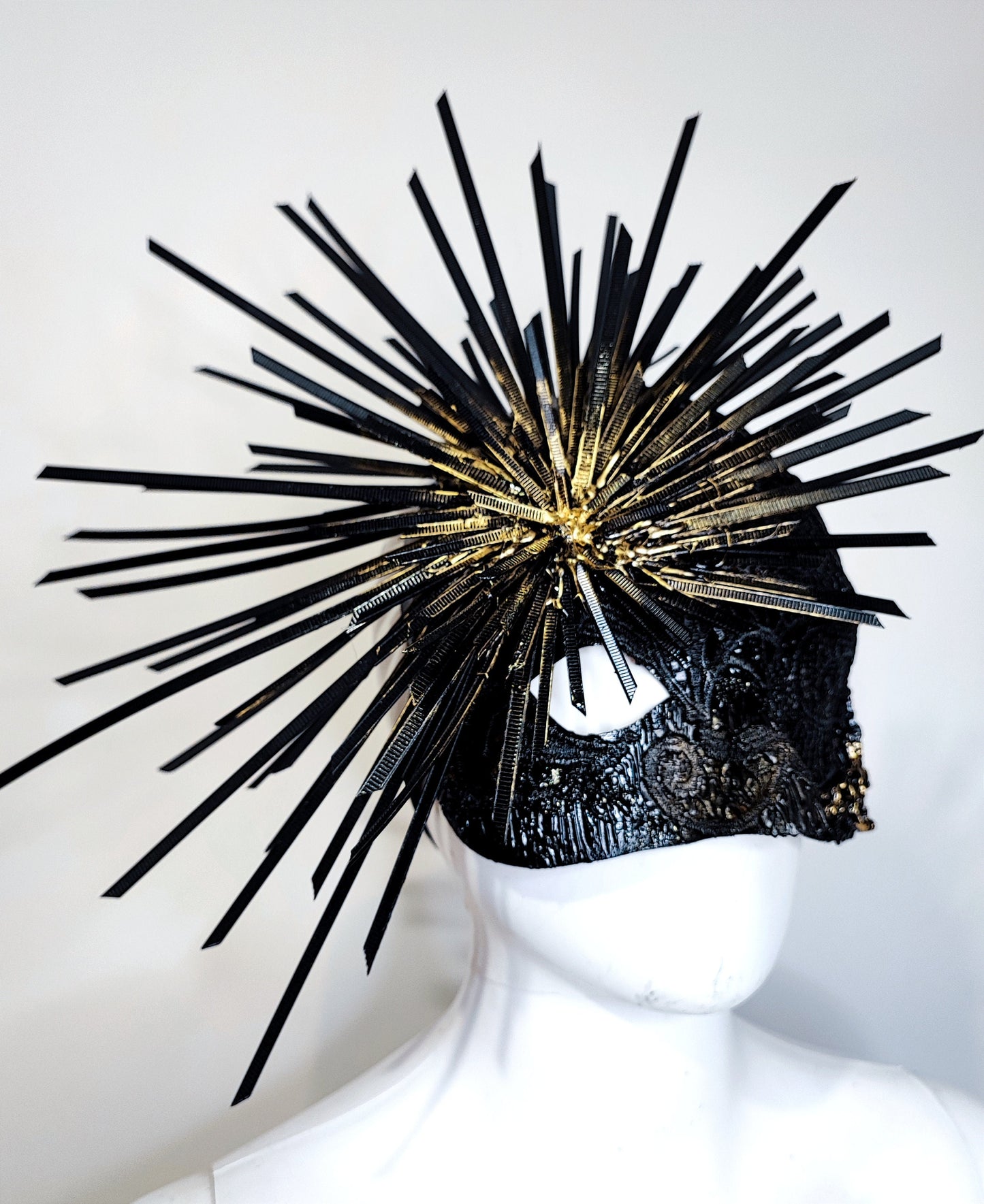 Masque Loup . Fantaisie. Casque. Costume. Masque dentelle