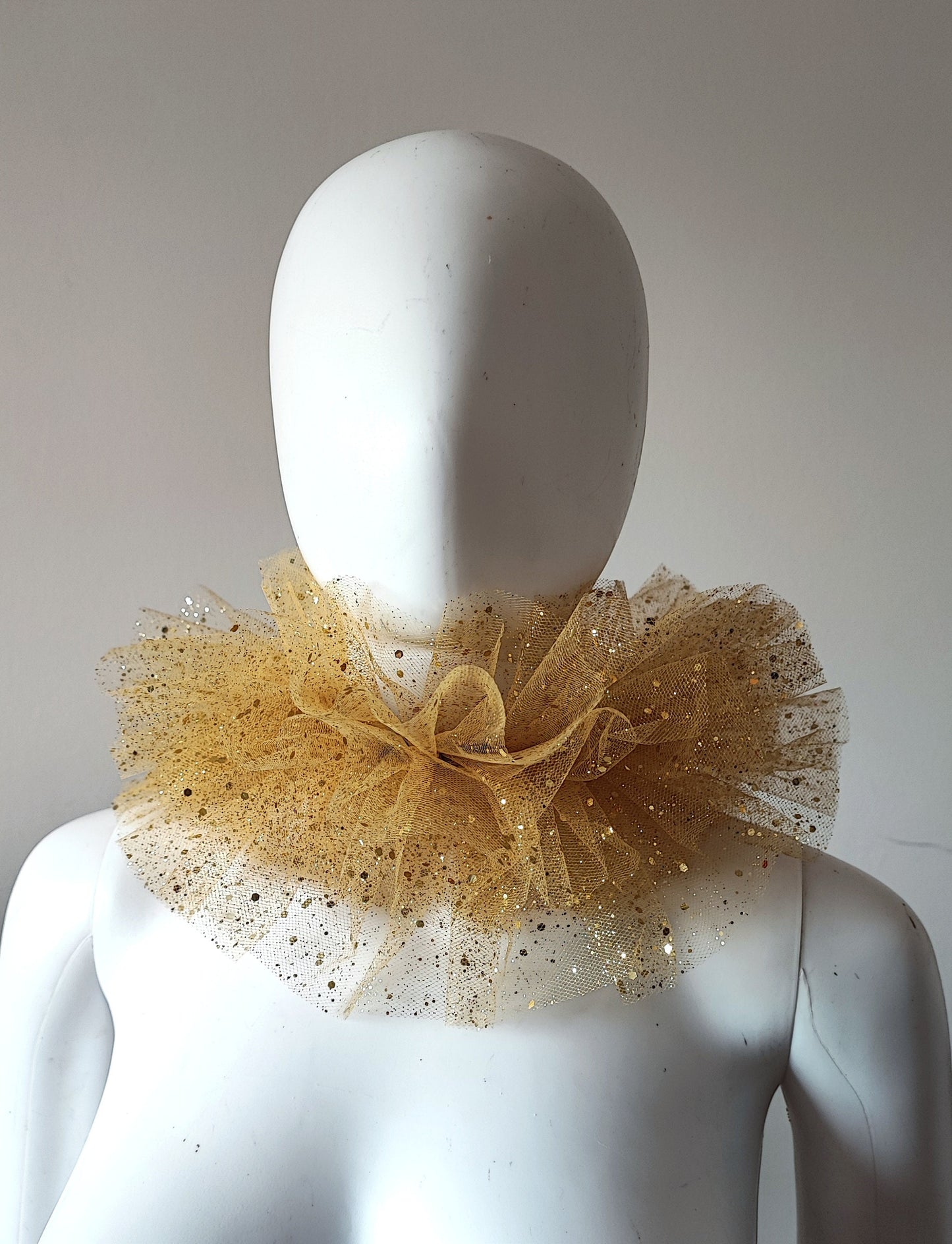 Col fraise en tulle doré à paillettes- tour de cou- Pierrot costume - col renaissance - clown- unisexe - burlesque