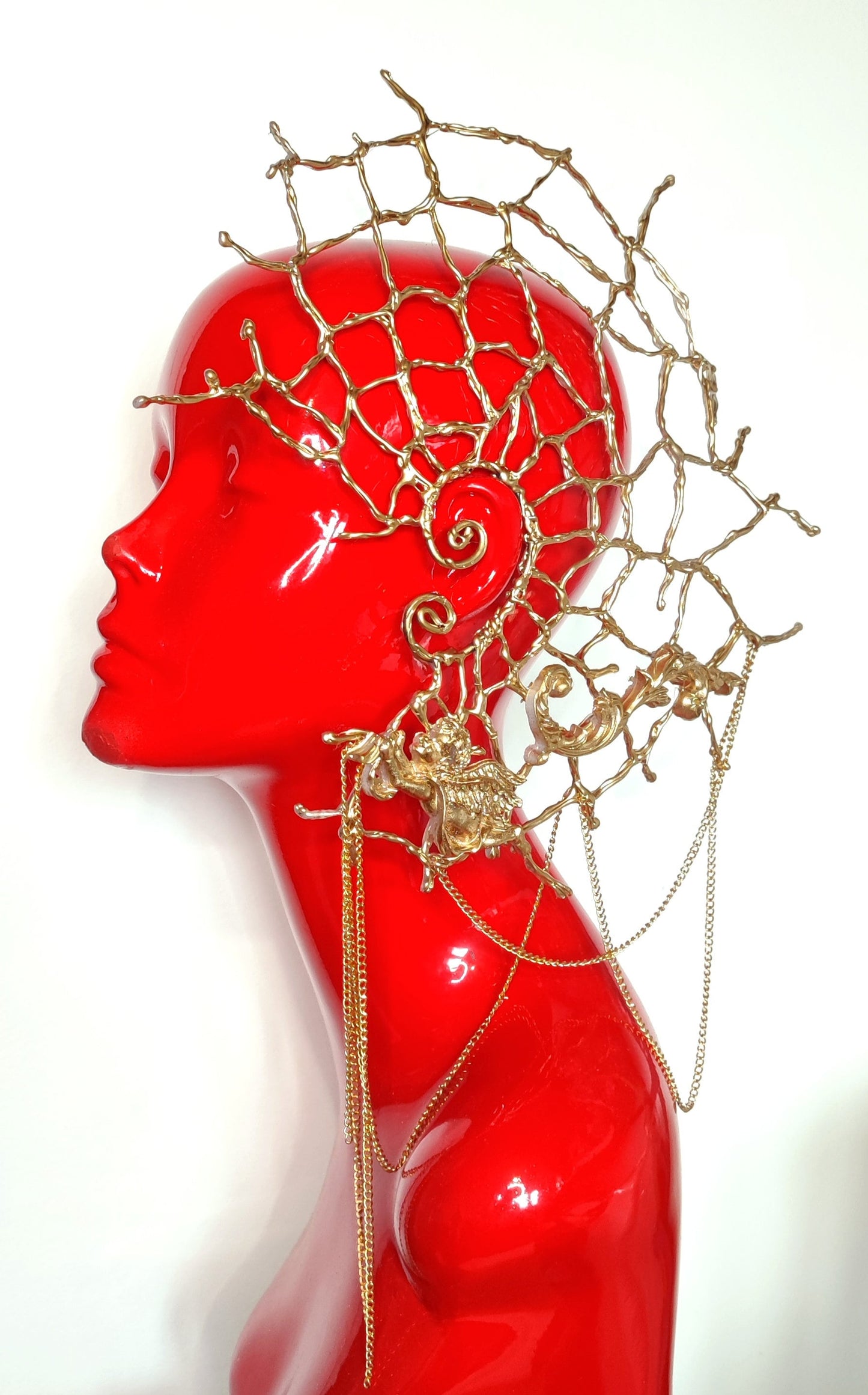 Boucle d'oreille. Manchette. Fraise au Loup. Spike ear cuff. fleurs et perles Earrings Halloween