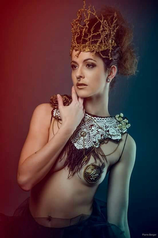 Madone - Headdress - Couronne dorée Fraise au Loup Costumes - Accessoire - Théâtre - Cosplay
