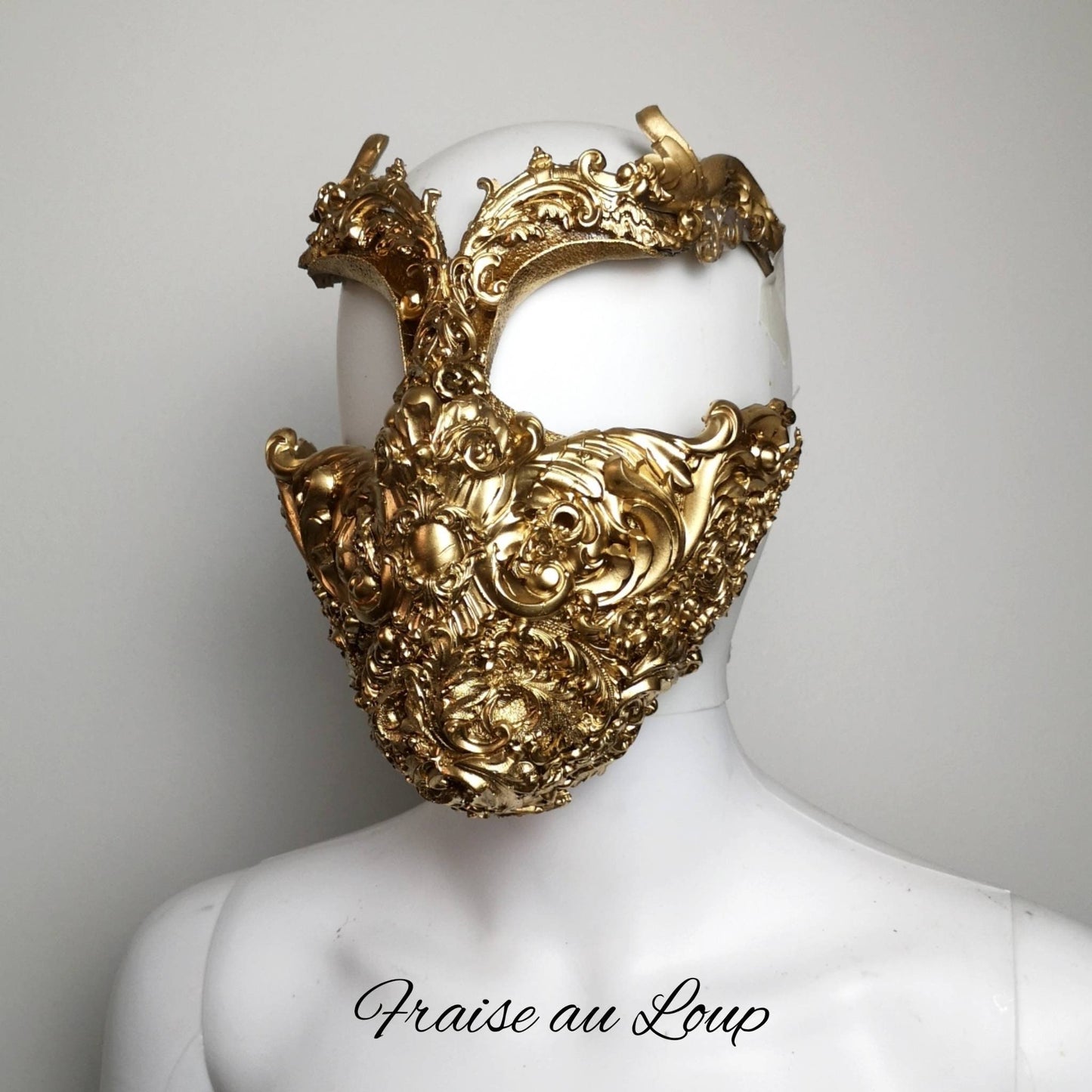 Masque Or Baroque "L'Intrigante" - Sculpture Faciale en Filigrane - Accessoire Haute Couture & Mascarade de Luxe