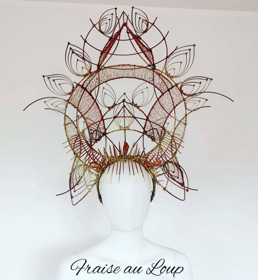 Coiffe Fraise au Loup -cyber cyborg  Reine - avant garde - futuristic fashion - Valkyrie - graphique Burning man festival