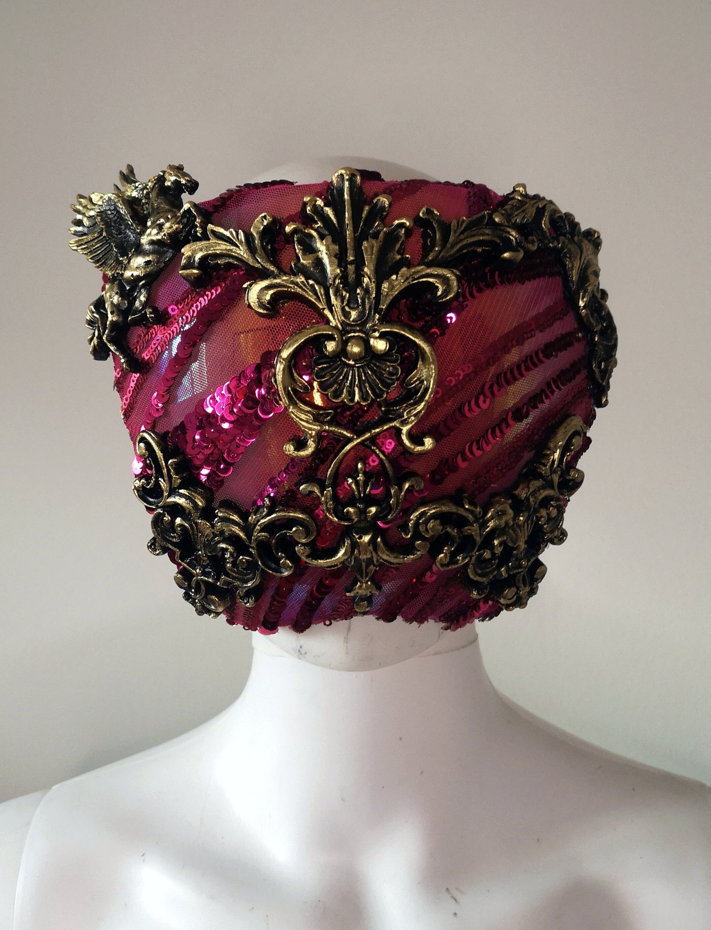 Masque Lunettes Baroque "Éclat Mystique" - Masque Aveugle Magenta & Or - Accessoire Haute Couture, Carnaval de Venise et Style Élisabéthain
