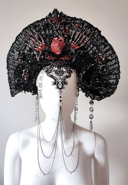 Coiffe Halo Dragon Gothique Cosplay Fantasy Avant Garde Burning Man dark. Coeur. Squelette. Bijoux. Création unique prête à expédier