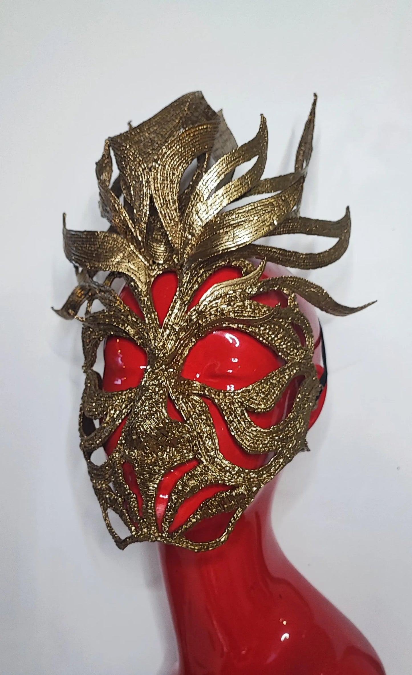 Masque Sculpturel "Aube Dorée"- Haute Couture en Texture Organique - Accessoire de Mode Éditoriale, Mascarade et Performance Mythologique