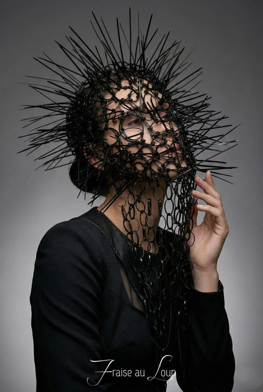 Masque Loup . Fantaisie. Casque gothique. Costume Sorcière. Zip tie.  Fait sur commande
