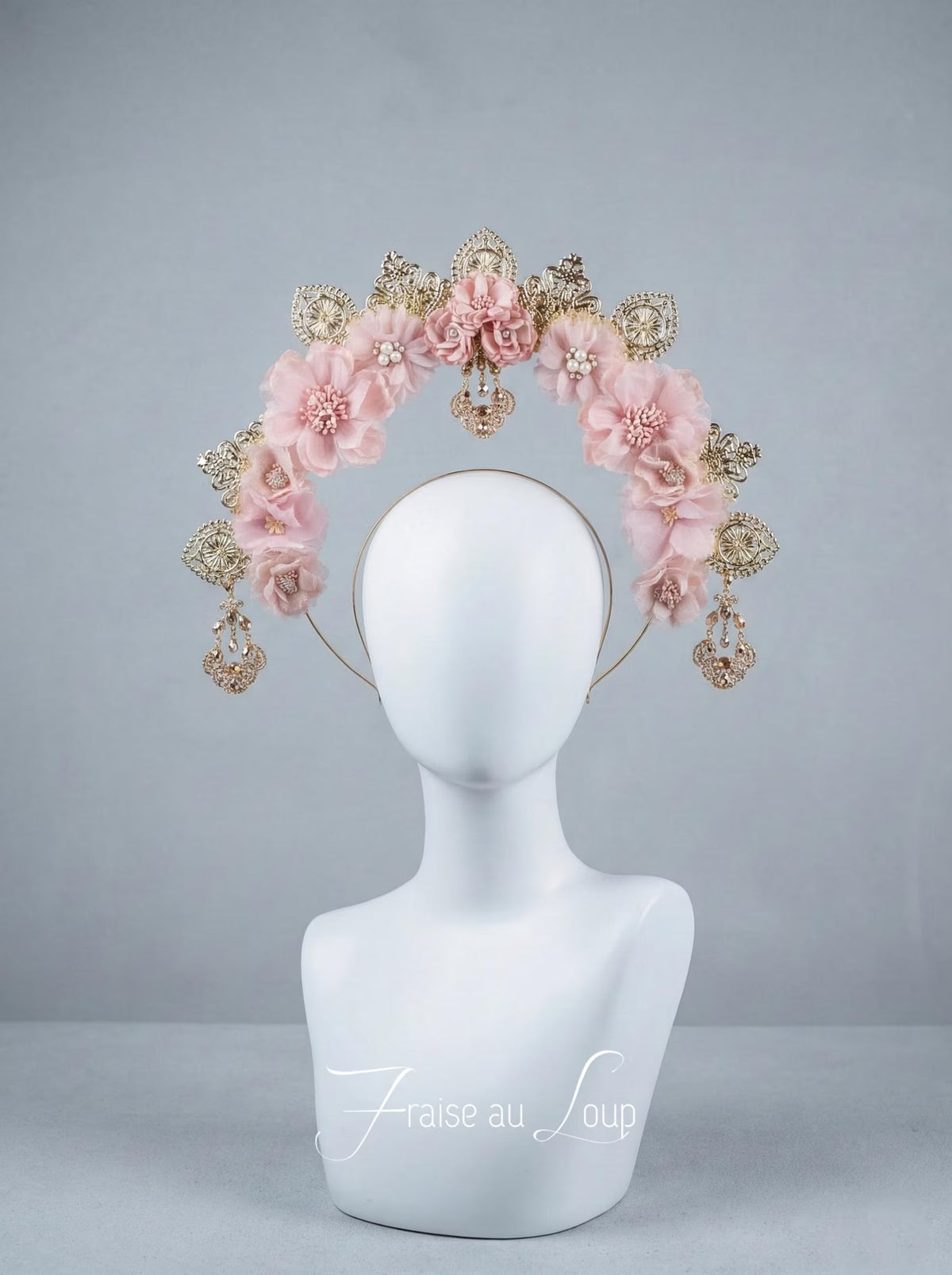 Couronne Halo de Fleurs Roses et Filigrane Doré - Coiffe Mariage Bohème, Diadème de Cristaux et Perles - Accessoire de Tête Romantique