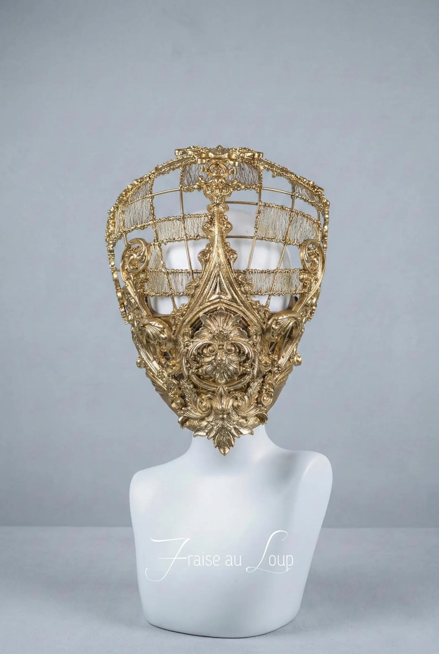 Masque "Cage Dorée" Avant-Garde - Bijou de Tête Baroque - Accessoire de Mode, Haute Couture & Mascarade de Luxe - Coiffe Sculpturale Or