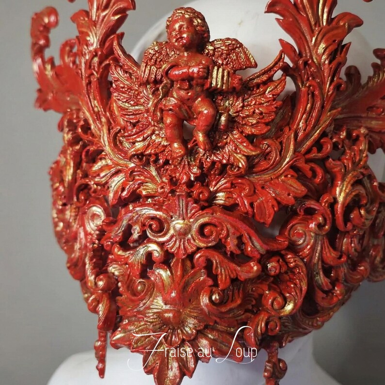 Masque Baroque Rouge et Or "Le Chérubin Écarlate" - Mascarade de Luxe & Diadème Haute Couture - Carnaval - Style Élisabéthain