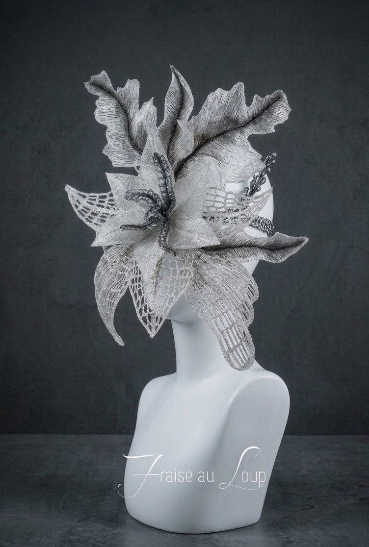 Masque unisexe Féérique Floral Argenté et Translucide | Coiffe Elfe Fantaisie Fait Main | Masque Couture Onirique Prêt à Expédier