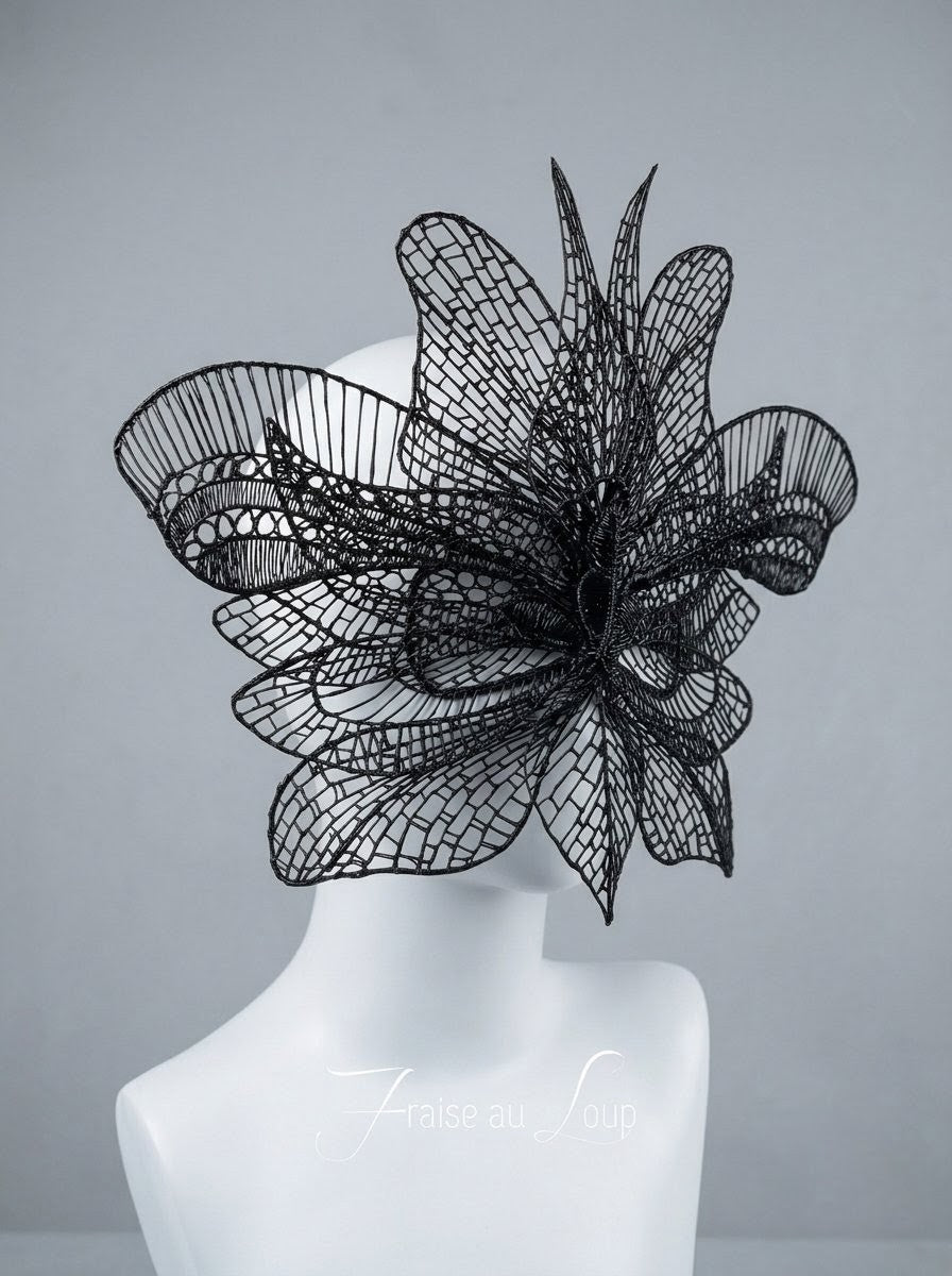 Masque Papillon Noir Dentelle 3D | Coiffe Ailes d'Insecte Filigrane | Masque Avant-Garde Dark Fantasy | Pièce Unique Wearable Art