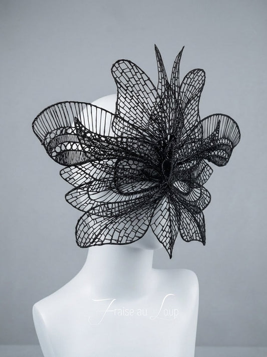 Masque Papillon Noir Dentelle 3D | Coiffe Ailes d'Insecte Filigrane | Masque Avant-Garde Dark Fantasy | Pièce Unique Wearable Art