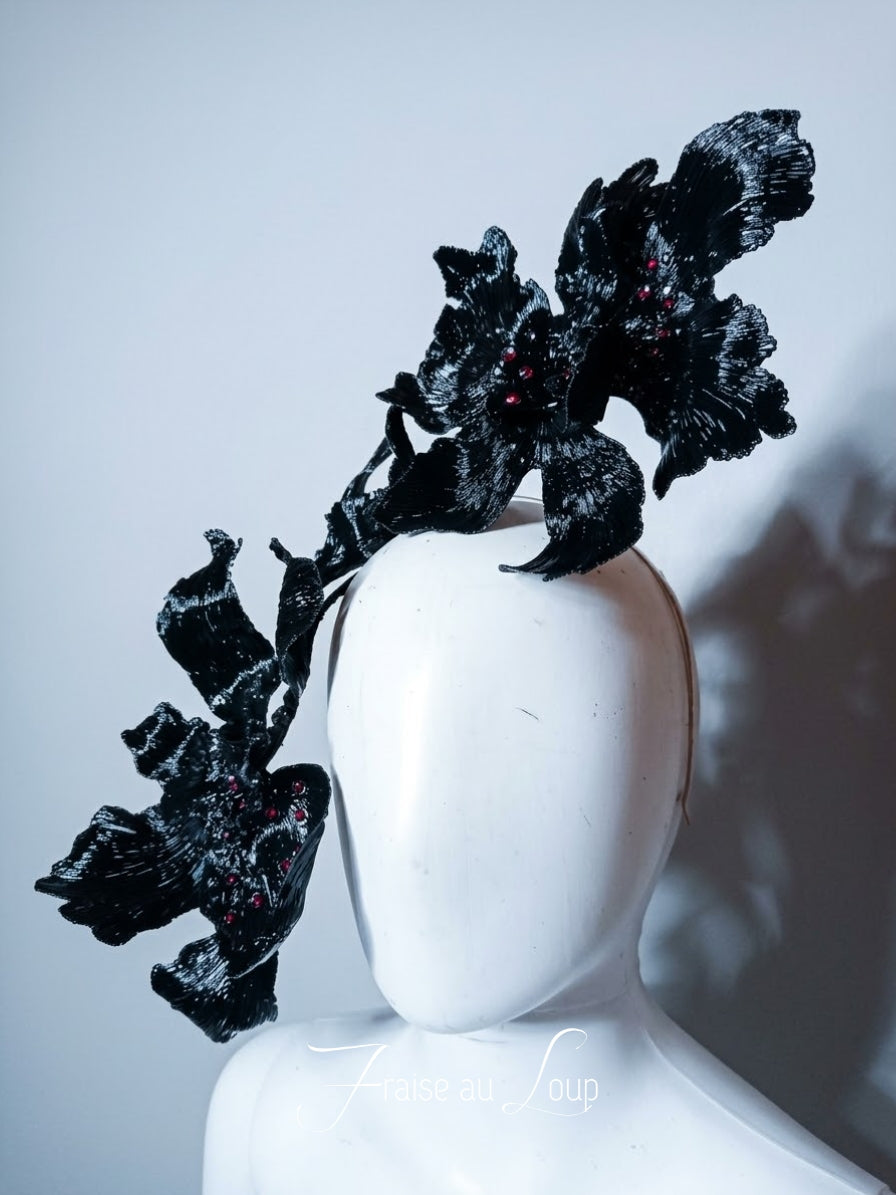 Coiffe Gothique Noire Spectaculaire - Couronne Florale Avant-Garde en Relief - Création Artisanale avec Strass - Accessoire Dark Fantasy
